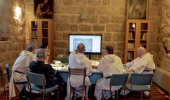 Le reportage de Famille chrétienne sur La Bible en ses Traditions et sur BibleArt